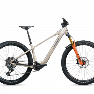 CRUSSIS e-Hard 11.11-PRO mit AVINOX M2S Antrieb mit 800Wh